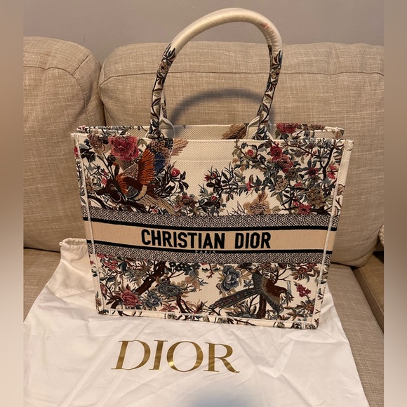 Dior limited edition tote like new - Picture 1 of 6